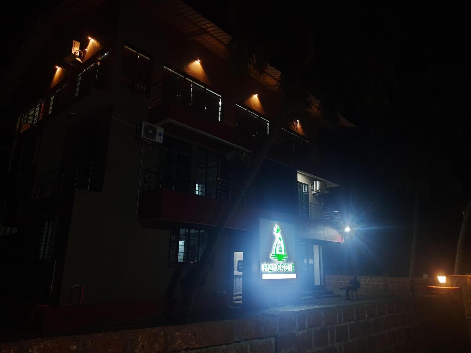 Hotel The Mangrove Achra Esterno foto